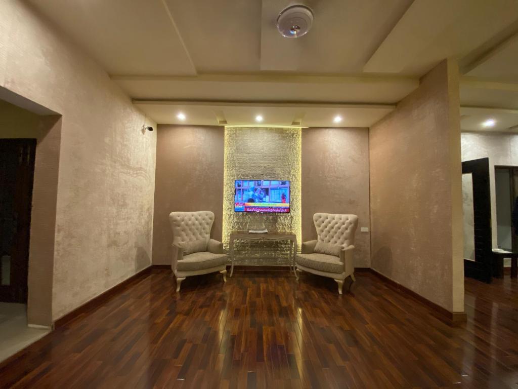 Shelton Rezidor Lahore